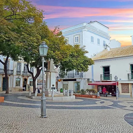 B12 - Sun Апартаменты *