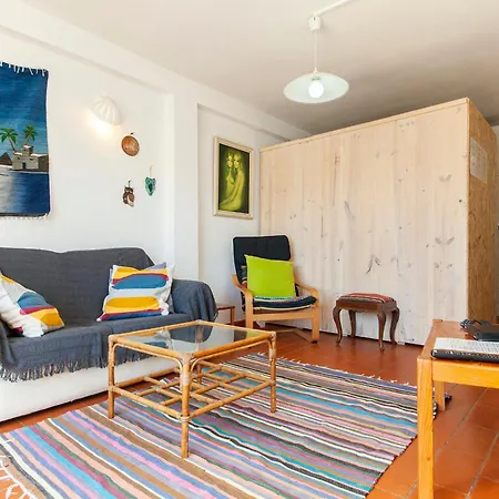 B12 - Sun Apartment